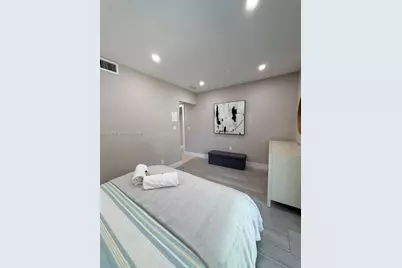 1301 NE 42nd St, Oakland Park, FL 33334 - Photo 69