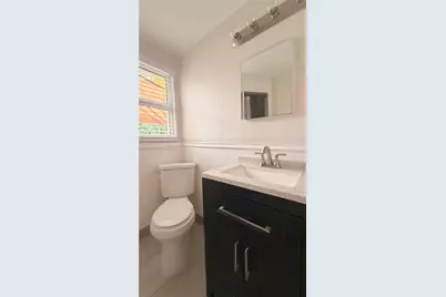 250 SW 7th St, Dania Beach, FL 33004 - Photo 21