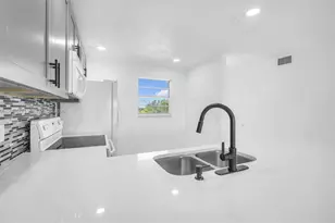 2601 NE 3rd Ct, Boynton Beach, FL 33435 - Photo 5