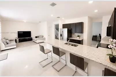 10614 W 35th Ln, Hialeah, FL 33018 - Photo 3