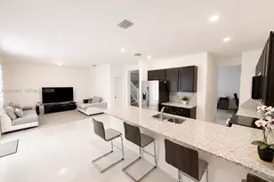 10614 W 35th Ln, Hialeah, FL 33018 - Photo 3