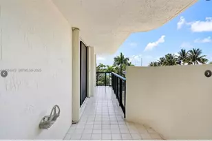 2575 S Bayshore Dr, Miami, FL 33133 - Photo 33