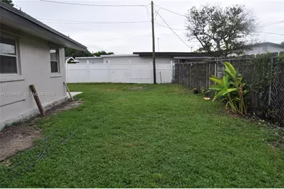 4035 E 2nd Ave, Hialeah, FL 33013 - Photo 41