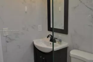 4035 E 2nd Ave, Hialeah, FL 33013 - Photo 21