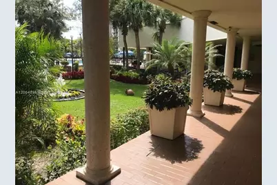 16919 N Bay Rd #609, Sunny Isles Beach, FL 33160 - Photo 1