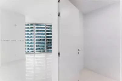 300 Biscayne Blvd Way #3507, Miami, FL 33131 - Photo 15