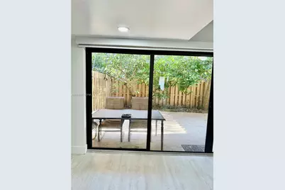8010 NW 27th Pl #8010, Sunrise, FL 33322 - Photo 9