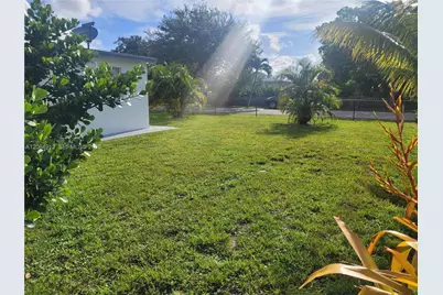 14280 NE 11th Ave, North Miami, FL 33161 - Photo 31
