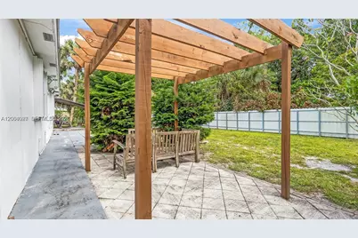 4020 SW 2nd St, Plantation, FL 33317 - Photo 21