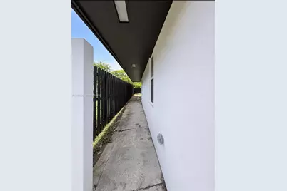1708 NW 7th St, Fort Lauderdale, FL 33311 - Photo 11