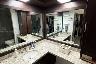 19231 NW 67th Pl, Hialeah, FL 33015 - Photo 15