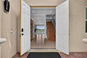 1038 Lavender Cir, Weston, FL 33327 - Photo 3