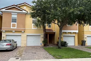 1015 Pipers Cay Dr, West Palm Beach, FL 33415 - Photo 1