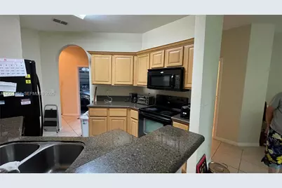 1015 Pipers Cay Dr, West Palm Beach, FL 33415 - Photo 3