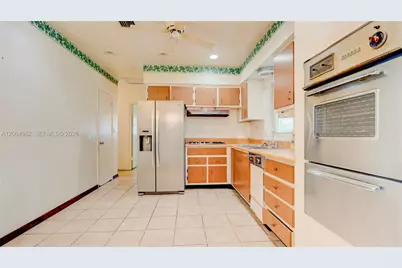 1730 SW 97th Pl, Miami, FL 33165 - Photo 23