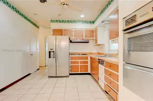1730 SW 97th Pl, Miami, FL 33165 - Photo 23