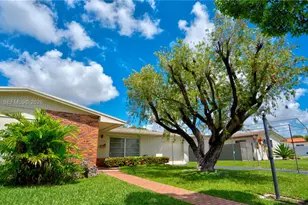 1730 SW 97th Pl, Miami, FL 33165 - Photo 11