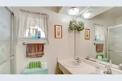 1730 SW 97th Pl, Miami, FL 33165 - Photo 39