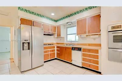 1730 SW 97th Pl, Miami, FL 33165 - Photo 25