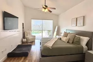 1358 NW 157th Ave, Pembroke Pines, FL 33028 - Photo 9