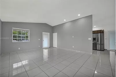 451 E 37th St, Hialeah, FL 33013 - Photo 5