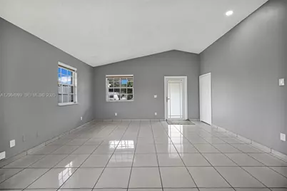 451 E 37th St, Hialeah, FL 33013 - Photo 3
