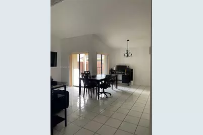 6547 NW 170th Ter, Hialeah, FL 33015 - Photo 11
