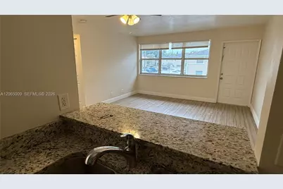 1006 Twin Lakes Dr #20-E, Coral Springs, FL 33071 - Photo 15