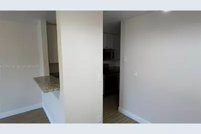 1006 Twin Lakes Dr #20-E, Coral Springs, FL 33071 - Photo 9