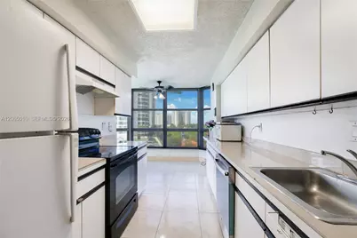 19101 NE 36th Ct #705, Aventura, FL 33180 - Photo 11