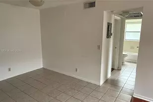 1032 Twin Lakes Dr, Coral Springs, FL 33071 - Photo 9