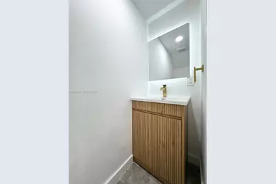 5580 W 26th Ct #209, Hialeah, FL 33016 - Photo 7