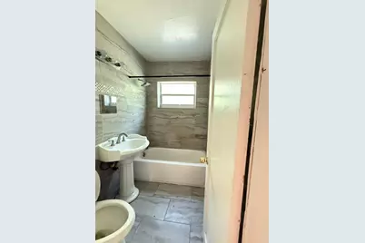 951 NE 157th Ter, North Miami Beach, FL 33162 - Photo 7