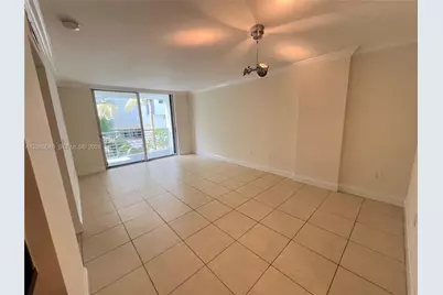 1605 Bay Rd #403, Miami Beach, FL 33139 - Photo 9