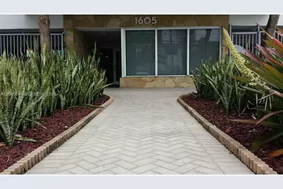 1605 Bay Rd #403, Miami Beach, FL 33139 - Photo 3