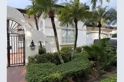 15901 NW 83rd Pl, Miami Lakes, FL 33016 - Photo 5