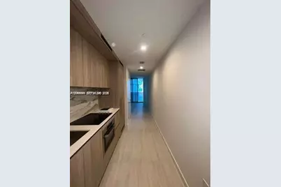 77 SE 5th St #1605, Miami, FL 33131 - Photo 5