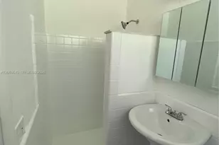 33 NW 87th St, El Portal, FL 33150 - Photo 15
