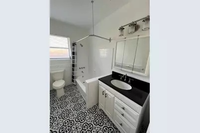 33 NW 87th St, El Portal, FL 33150 - Photo 19