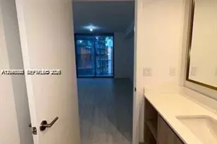 77 SE 5th St, Miami, FL 33131 - Photo 13