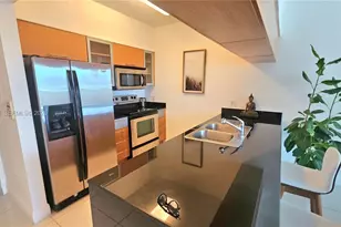 1750 N Bayshore Dr, Miami, FL 33132 - Photo 5