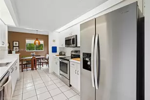 900 SW 142nd Ave, Pembroke Pines, FL 33027 - Photo 7