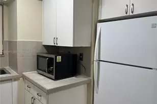 8810 Fontainebleau Blvd, Miami, FL 33172 - Photo 7