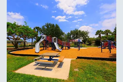 4906 Serafica Dr #7, Lake Worth, FL 33461 - Photo 9