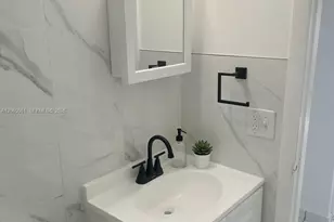 3610 SW 87th Pl, Miami, FL 33165 - Photo 9