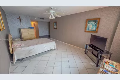 230 174th St #2412, Sunny Isles Beach, FL 33160 - Photo 5