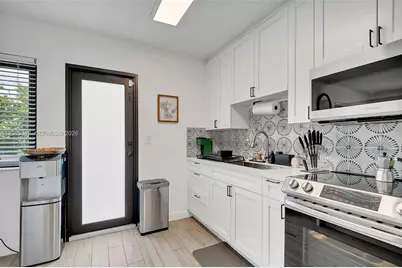 595 NW 101st St #0, Miami, FL 33150 - Photo 5