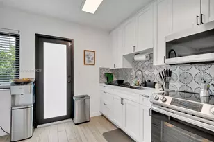 595 NW 101st St, Miami, FL 33150 - Photo 5
