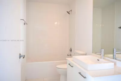 151 SE 1st St #2808, Miami, FL 33131 - Photo 5