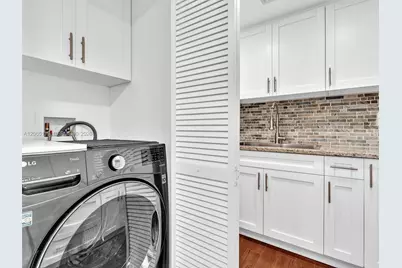 2451 S Brickell Ave #20M, Miami, FL 33129 - Photo 23